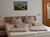 Pure relaxation in a lovingly furnished vacation apartment near Merano 拉巴洛酒店