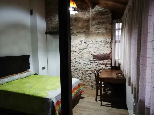 LIGHT room Hotels in Valdeorras