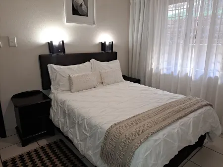 #7 Illovo ViewsCharming 2-bedroom apartment with WiFi in Kingsburgh