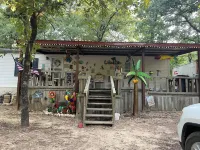 Lake Texaoma 3-bedroom house two bath only a mile from the beach or boat ramps.