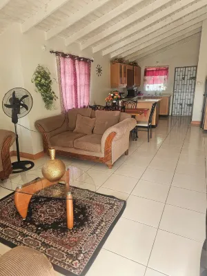2 Bedroom  2 Bathroom Kitchen Living room and verandah   Close to a beach Hotels in 
