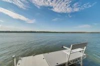 Peaceful Clinton Retreat w/ Lakefront Views! - Wifi