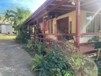 Charming 1-bedroom studio in the quiet hills of St Thomas with WiFi, AC Hotels in West End