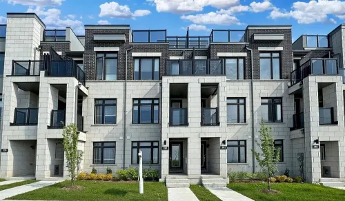 Welcome to lake breeze water view.Wake up to breathe taking lake view. Hotels in Bowmanville