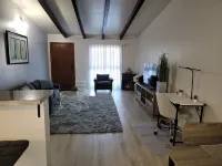 Charming 1-bedroom apartment in welcoming Inglewood with AC, WiFi