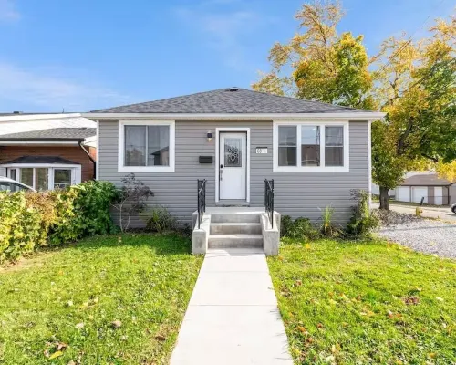 Spacious 3BDs - Close to Wineries, Brock & Falls! Hotels in Thorold