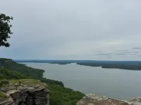 Diamond Bluff Lodge on Greers Ferry Lake