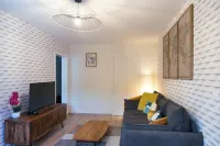 Comfortable apartment in Aurillac - Wifi, parking and peace and quiet