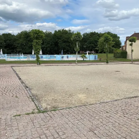 Studette 5 People in Monflanquin - Heated Swimming Pool, Parking & Free Wifi