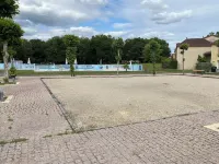 Studette 5 People in Monflanquin - Heated Swimming Pool, Parking & Free Wifi