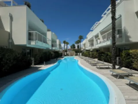Cozy 2-bedroom apartment, in residence with swimming pool 500 meters from the sea