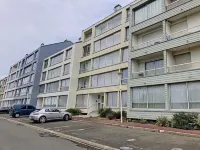 Au Premier Regard sur la Plage