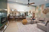 Ivy's Charming 2 Bedroom 2 Bath with Jetted Tub