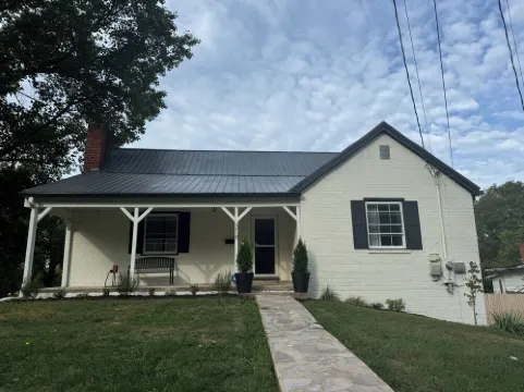 Walk to Downtown! Large Lux Home