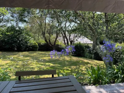 Family home in quiet hamlet Chapelle de Saint-Philibert附近的飯店