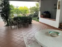 Villa Mia Carini, 150 meters from the sea and 5 km airport, beautiful vintage villa