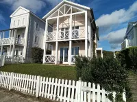 1st line water front 5 Minutes to the beach and 10 mins to old town center. Hotels in Hellevoetsluis