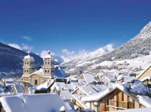 Rustic-chic in a paradise of sports and nature!