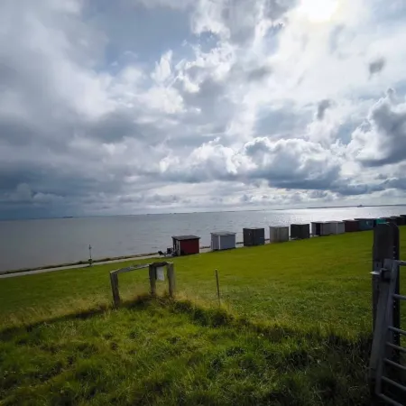 Exklusiv Eingerichtetes Ferienhaus in Strandnahe