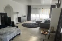 Spacious apartment in a central location directly on the river Niers and park Hotels in Sud