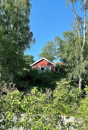 Lakeview spacious family home Отели в г. Трольхеттан