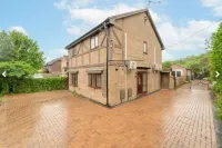 Extensive 4 Bed close to Peterborough.