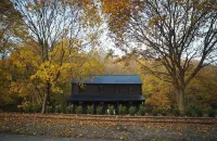 The Creek House: A Creekside Retreat with Hot Tub and Electric Bikes