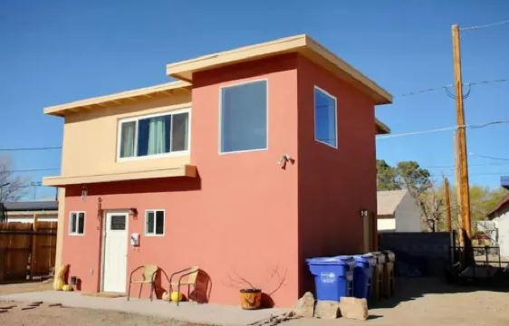 Private and Quiet Studio w/Kitchenette + W/D, Long Stay Ready w/ All Amenities