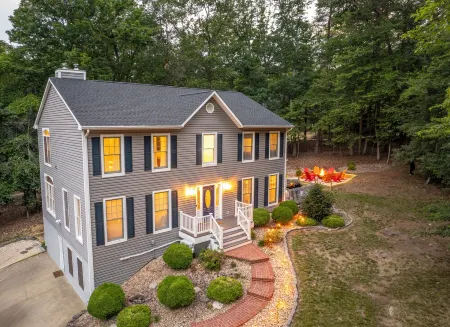 7BR Massanutten Home with Hot Tub, Sauna, and Game Room. Sleeps 18!