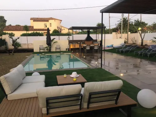 VILLA DE PRESTIGE 150 m from the sea