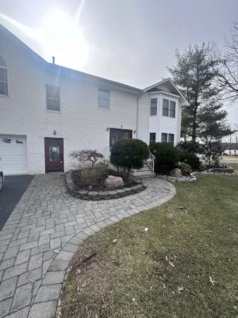 Fully Furnished 4 Bedroom in centrally located Отели в г. Эдисон