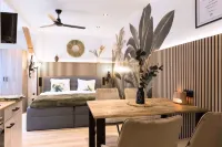 BaliApartment, kitchen, parking lot, 24h digital check-in, Wlan 150MBit Hotels in Hof