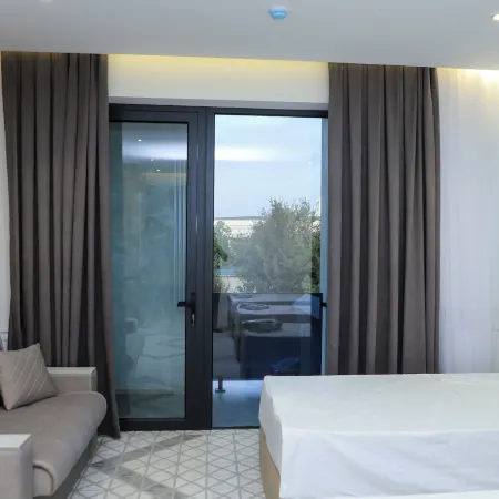 Rich Land Hotel