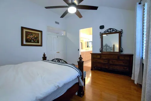 Gated 3BR 2.5BTH w/ Pool and Spa in Tustin Hotels in Tustin