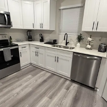 Modern 3-Bedroom Apartment In Hickory, Close to Everything!