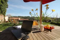 Vacation in Borgo, in the hills 2 steps from the Sea! Hotels in Montescudaio