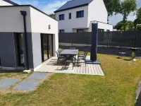 Maison Neuve Moderne Avec 2 Terrasses et Jardin Proche de la mer Hôtels à proximité de : La Flora