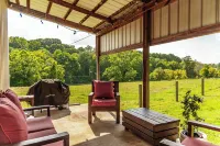 The Cabin at Roney Creek Ranch Hotels in Sumner County