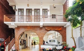Central Beach Inn
