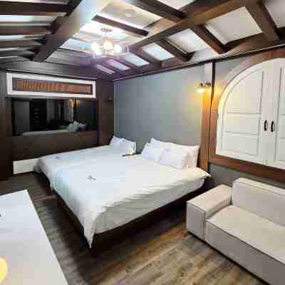 Thema Stay Hotel Rooms