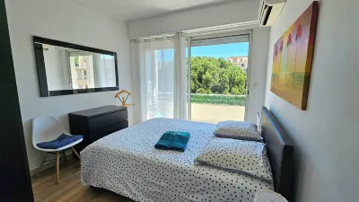 Super Appart 50 m from Martinez and the Croisette Hotels in Pointe Croisette