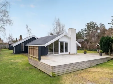 "Frithlef" - 1.3km from the sea Отели в г. Graested