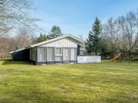 "Iris" - 200m to the Fjord Hotels in Thyholm