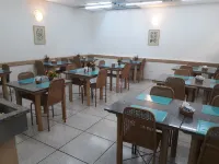 Hotel Ideal - Bữa sáng