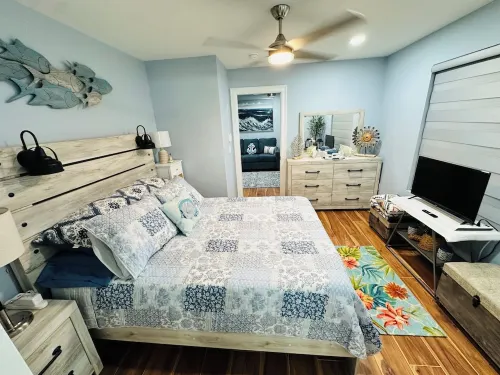 Marina’s Cozy Cottage. Family friendly with cold AC in summer and warm winters!