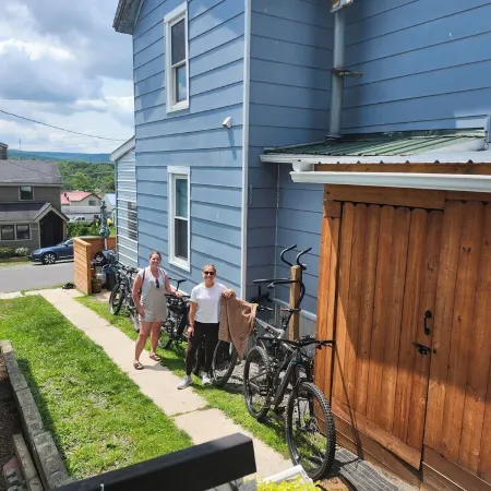Mountain View House, 2-Minute Walk to Downtown
