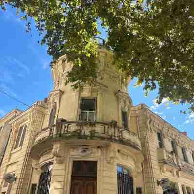 Beautiful renovated apartment in the heart of Carpentras Hotel Exterior