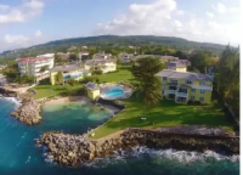 THE COZY HOUSE TWO, 3 BEDROOM BEACH FRONT Hotéis em 