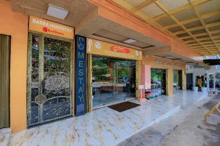 RedDoorz Plus Syariah @ Tiban Centre Batam Отели рядом с достопримечательностью «Sekupang Ferry Terminal»