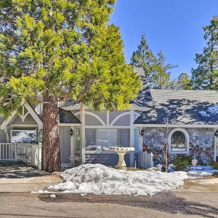 'Ridgeline Retreat' w/ Mountain Lake Views!